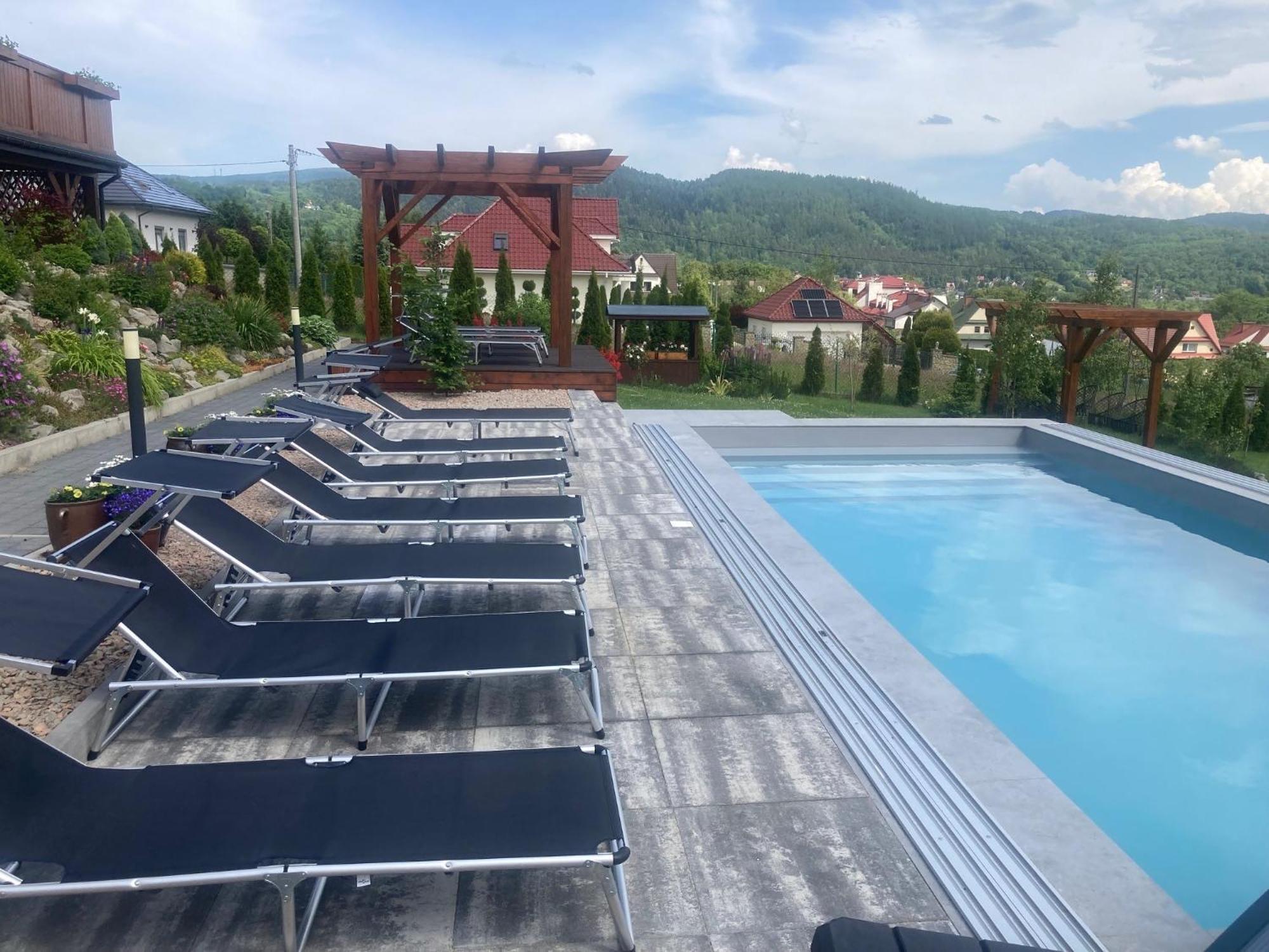 Apartamenty Black Lion Pcim Екстериор снимка