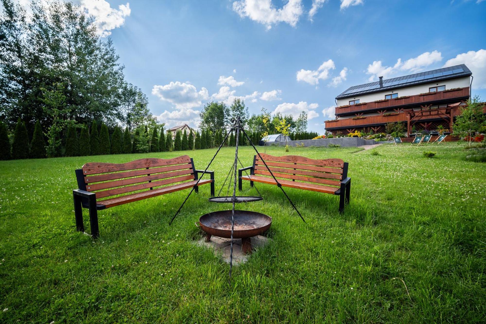 Apartamenty Black Lion Pcim Екстериор снимка