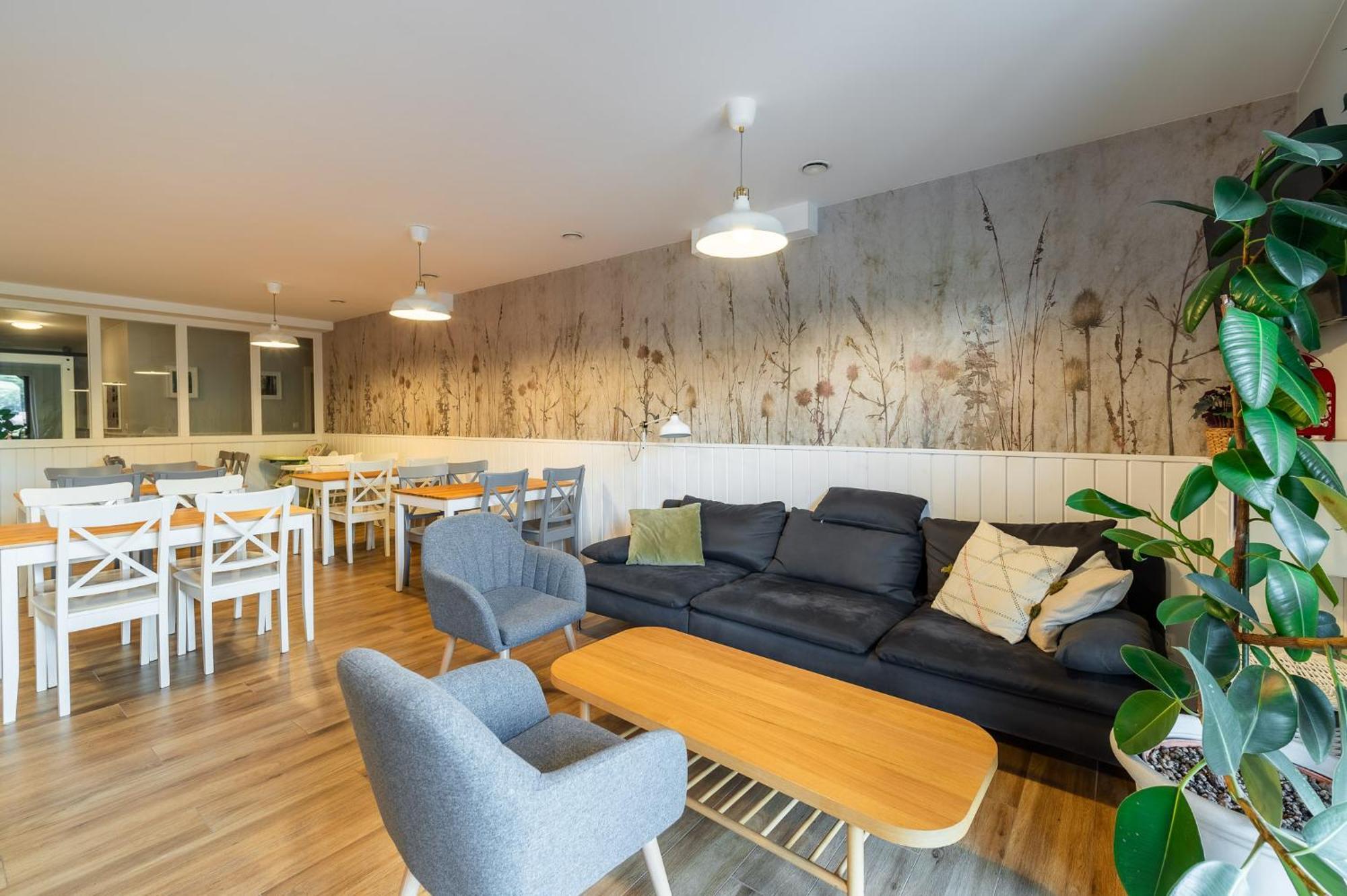 Apartamenty Black Lion Pcim Екстериор снимка