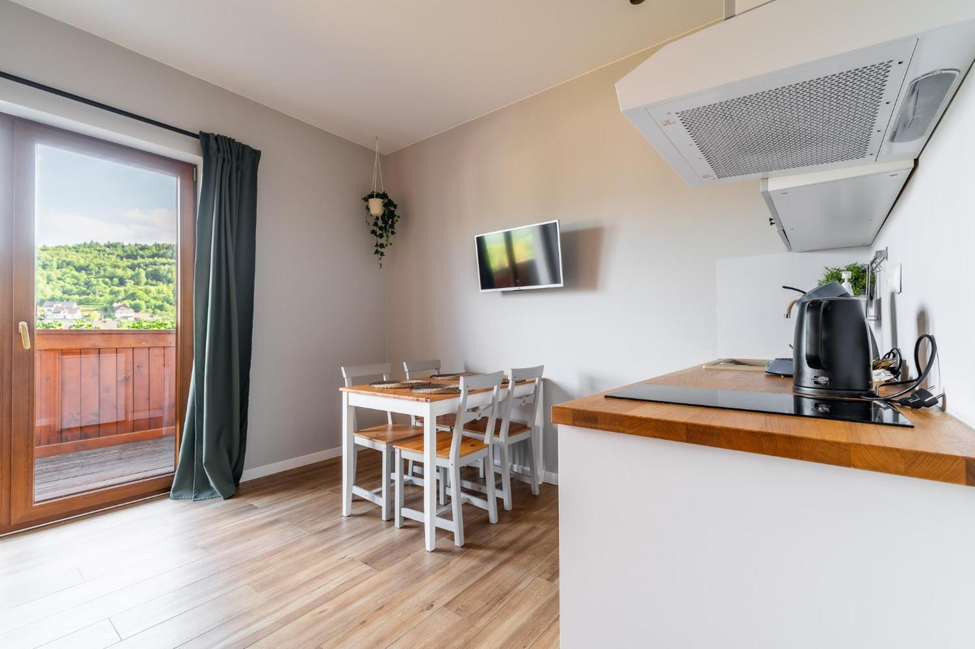 Apartamenty Black Lion Pcim Екстериор снимка